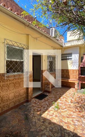 Casa à venda com 40m², 1 quarto e 1 vaga Casa à venda com 40m², 1 quarto e 1 vagaFrente