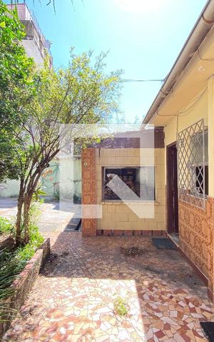 Casa à venda com 40m², 1 quarto e 1 vaga Casa à venda com 40m², 1 quarto e 1 vagaFrentes