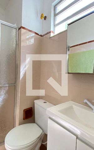 Casa à venda com 40m², 1 quarto e 1 vaga Casa à venda com 40m², 1 quarto e 1 vagaBanheiro