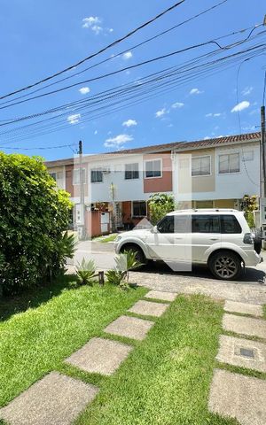 Casa de condomínio à venda com 85m², 3 quartos e 1 vaga Casa de condomínio à venda com 85m², 3 quartos e 1 vagaÁrea externa