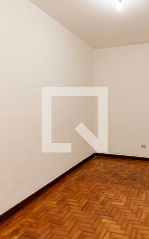 Casa à venda com 365m², 8 quartos e 4 vagas Casa à venda com 365m², 8 quartos e 4 vagasQuarto de Serviço 1