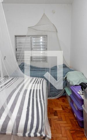 Casa à venda com 365m², 8 quartos e 4 vagas Casa à venda com 365m², 8 quartos e 4 vagasQuarto 3