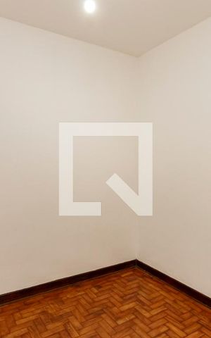 Casa à venda com 365m², 8 quartos e 4 vagas Casa à venda com 365m², 8 quartos e 4 vagasQuarto de Serviço 2