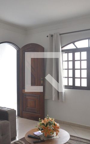 Casa à venda com 186m², 2 quartos e 3 vagasSala