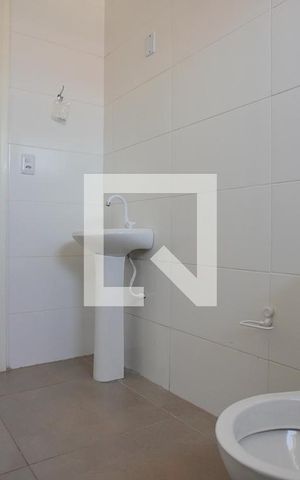 Casa para alugar com 100m², 2 quartos e 1 vagaBanheiro Corredor