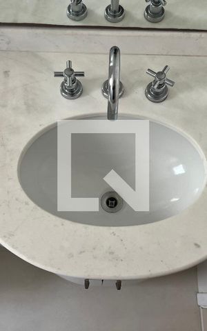 Apartamento à venda com 230m², 4 quartos e 3 vagasBanheiro da Suíte 2