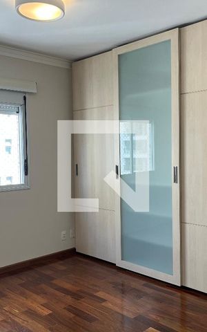 Apartamento à venda com 230m², 4 quartos e 3 vagasSuíte 2