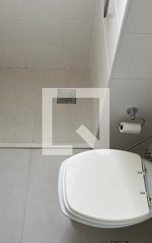 Apartamento à venda com 230m², 4 quartos e 3 vagasBanheiro da Suíte 2