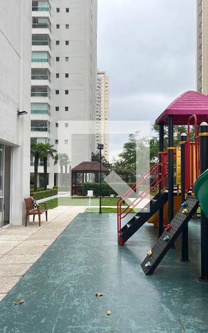 Apartamento à venda com 230m², 4 quartos e 3 vagasÁrea comum - Playground