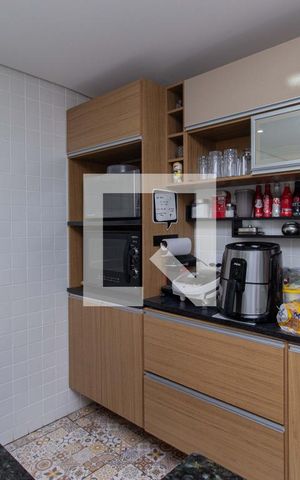 Casa à venda com 143m², 4 quartos e 3 vagas Casa à venda com 143m², 4 quartos e 3 vagasCozinha