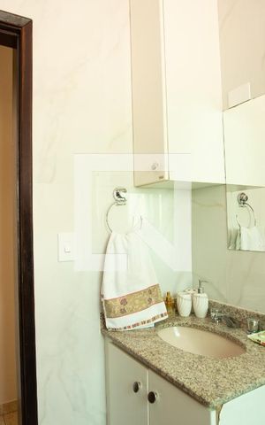 Casa à venda com 172m², 3 quartos e 3 vagas Casa à venda com 172m², 3 quartos e 3 vagasBANHEIRO QUARTO 1