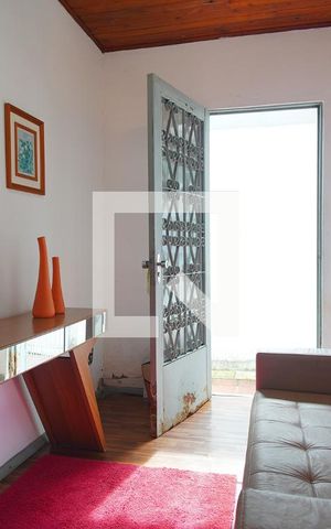 Casa à venda com 100m², 2 quartos e 2 vagasSala