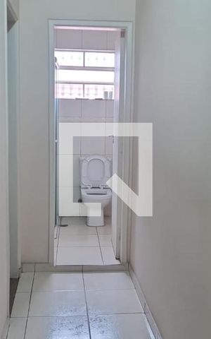 Casa à venda com 120m², 3 quartos e sem vaga Casa à venda com 120m², 3 quartos e sem vagaBanheiro