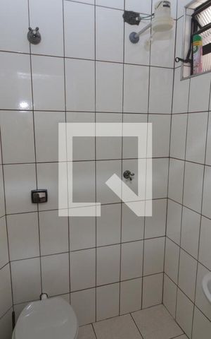 Casa à venda com 161m², 3 quartos e 2 vagasBanheiro 