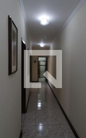 Casa à venda com 161m², 3 quartos e 2 vagasCorredor interno