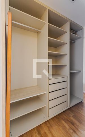 Apartamento para alugar com 85m², 1 quarto e 2 vagasCloset da suíte
