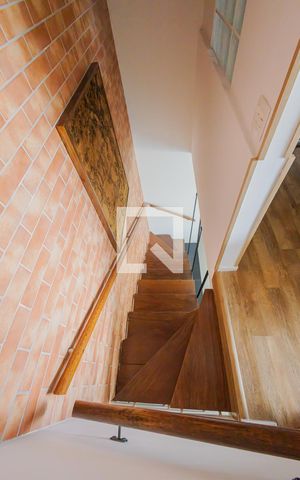Apartamento para alugar com 85m², 1 quarto e 2 vagasEscada