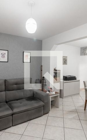 Casa à venda com 145m², 3 quartos e 2 vagas Casa à venda com 145m², 3 quartos e 2 vagasSala