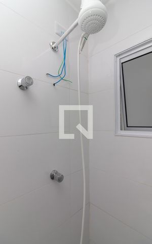 Apartamento para alugar com 52m², 2 quartos e sem vagaBanheiro
