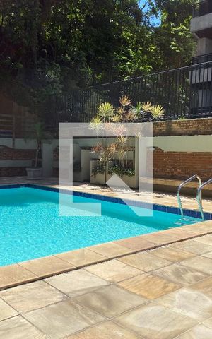 Apartamento à venda com 160m², 3 quartos e 2 vagas Apartamento à venda com 160m², 3 quartos e 2 vagasÁrea comum - Piscina