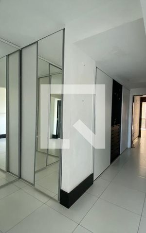 Apartamento à venda com 160m², 3 quartos e 2 vagas Apartamento à venda com 160m², 3 quartos e 2 vagasSuíte Suíte