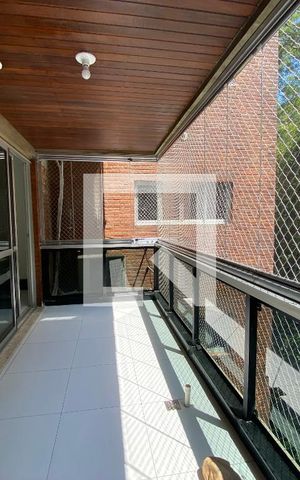 Apartamento à venda com 160m², 3 quartos e 2 vagas Apartamento à venda com 160m², 3 quartos e 2 vagasVaranda dos quartos 2 e 3