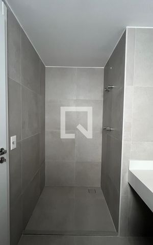 Apartamento à venda com 127m², 3 quartos e 2 vagas Apartamento à venda com 127m², 3 quartos e 2 vagasBanheiro da Suíte 1