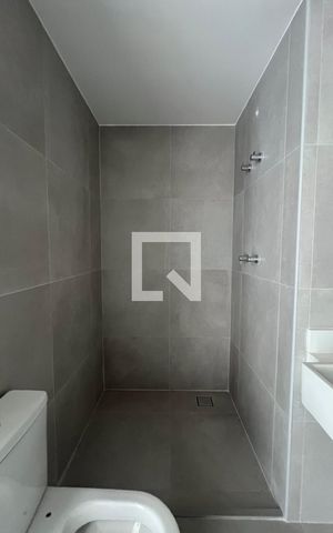 Apartamento à venda com 127m², 3 quartos e 2 vagas Apartamento à venda com 127m², 3 quartos e 2 vagasBanheiro da Suíte 2