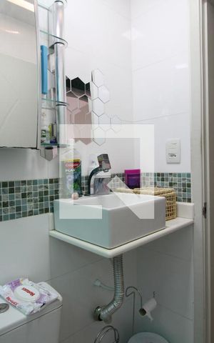 Casa de condomínio à venda com 80m², 3 quartos e 2 vagasBanheiro Social