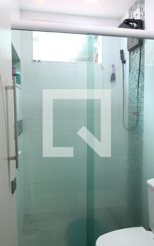 Casa de condomínio à venda com 80m², 3 quartos e 2 vagasBanheiro Social
