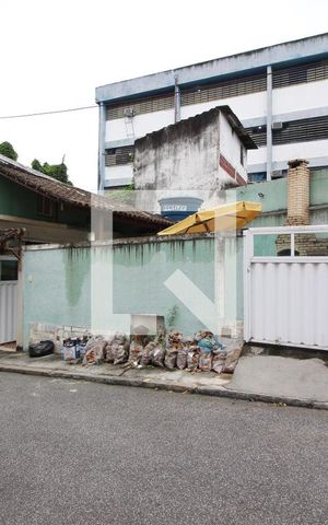 Casa de condomínio à venda com 80m², 3 quartos e 2 vagasFachada com Placa Quinto Andar