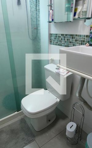 Casa de condomínio à venda com 80m², 3 quartos e 2 vagasBanheiro Social