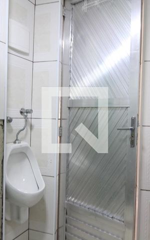 Casa de condomínio à venda com 80m², 3 quartos e 2 vagasBanheiro de Serviço