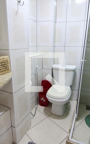 Casa de condomínio à venda com 80m², 3 quartos e 2 vagasBanheiro de Serviço