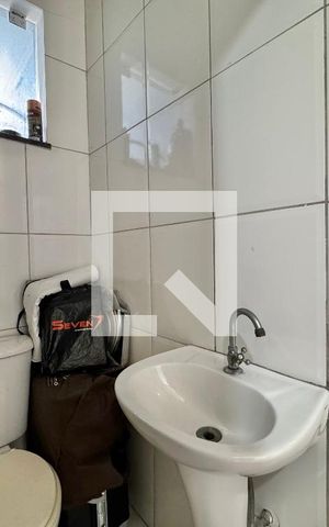 Casa de condomínio à venda com 180m², 3 quartos e 2 vagas Casa de condomínio à venda com 180m², 3 quartos e 2 vagasÁrea de Serviço - Banheiro