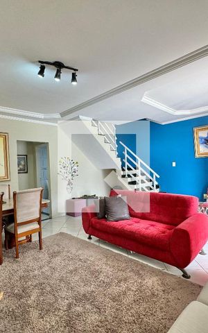 Casa de condomínio à venda com 180m², 3 quartos e 2 vagas Casa de condomínio à venda com 180m², 3 quartos e 2 vagasSala