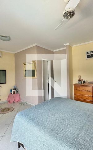 Casa de condomínio à venda com 180m², 3 quartos e 2 vagas Casa de condomínio à venda com 180m², 3 quartos e 2 vagasSuíte