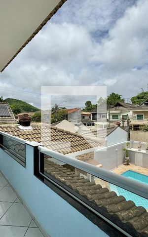Casa de condomínio à venda com 180m², 3 quartos e 2 vagas Casa de condomínio à venda com 180m², 3 quartos e 2 vagasSuíte - Varanda