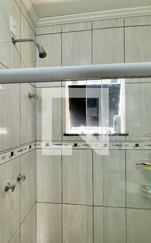 Casa de condomínio à venda com 180m², 3 quartos e 2 vagas Casa de condomínio à venda com 180m², 3 quartos e 2 vagasQuarto 2 - Banheiro