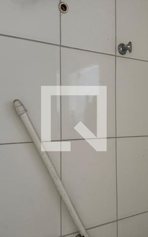 Casa de condomínio à venda com 180m², 3 quartos e 2 vagas Casa de condomínio à venda com 180m², 3 quartos e 2 vagasÁrea de Serviço - Banheiro