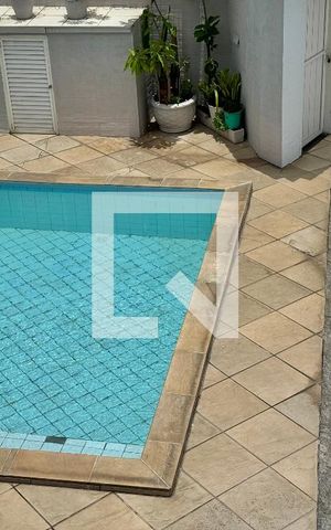 Casa de condomínio à venda com 180m², 3 quartos e 2 vagas Casa de condomínio à venda com 180m², 3 quartos e 2 vagasSuíte - Varanda - Vista