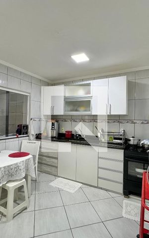 Casa de condomínio à venda com 180m², 3 quartos e 2 vagas Casa de condomínio à venda com 180m², 3 quartos e 2 vagasCozinha