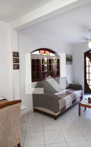 Casa à venda com 235m², 3 quartos e 2 vagasSala