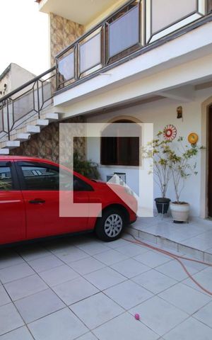 Casa à venda com 235m², 3 quartos e 2 vagasGaragem