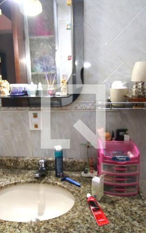 Casa à venda com 235m², 3 quartos e 2 vagasBanheiro Social