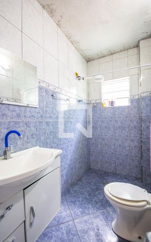 Casa à venda com 350m², 4 quartos e 5 vagas Casa à venda com 350m², 4 quartos e 5 vagasBanheiro 2