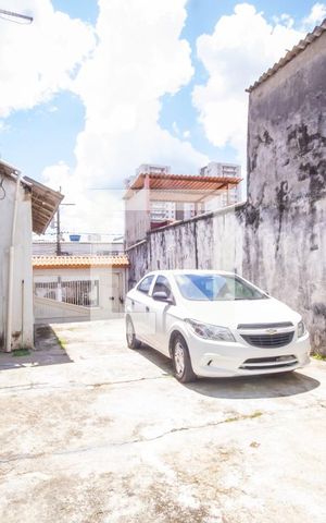 Casa à venda com 350m², 4 quartos e 5 vagas Casa à venda com 350m², 4 quartos e 5 vagasGaragem