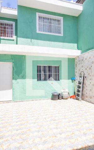 Casa à venda com 350m², 4 quartos e 5 vagas Casa à venda com 350m², 4 quartos e 5 vagasQuintal