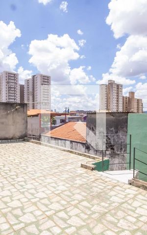 Casa à venda com 350m², 4 quartos e 5 vagas Casa à venda com 350m², 4 quartos e 5 vagasTerraço