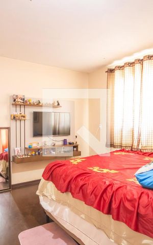 Casa à venda com 350m², 4 quartos e 5 vagas Casa à venda com 350m², 4 quartos e 5 vagasQuarto 2